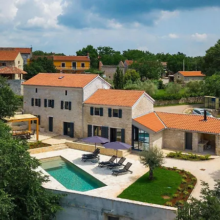 Casa 42 *